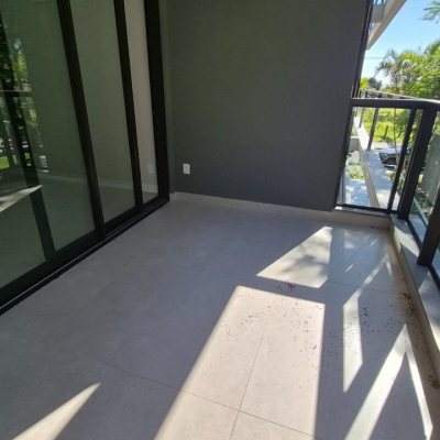 Apartamentos com 130m², 3 quartos (sendo 1 suíte), 2 garagens, no bairro Jurerê em Florianópolis