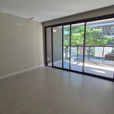 Apartamentos com 130m², 3 quartos (sendo 1 suíte), 2 garagens, no bairro Jurerê em Florianópolis
