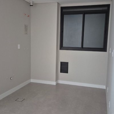 Apartamentos com 130m², 3 quartos (sendo 1 suíte), 2 garagens, no bairro Jurerê em Florianópolis