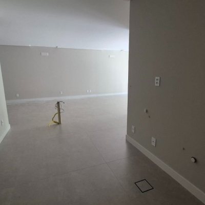 Apartamentos com 130m², 3 quartos (sendo 1 suíte), 2 garagens, no bairro Jurerê em Florianópolis