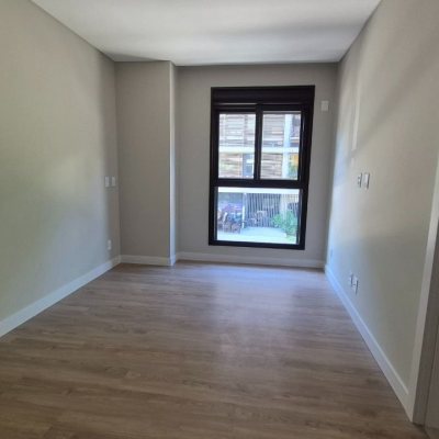 Apartamentos com 130m², 3 quartos (sendo 1 suíte), 2 garagens, no bairro Jurerê em Florianópolis