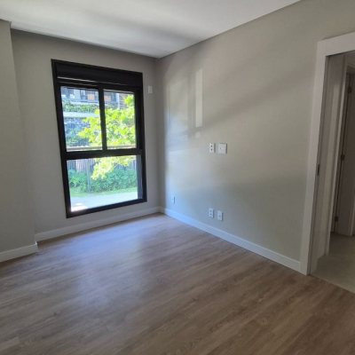 Apartamentos com 130m², 3 quartos (sendo 1 suíte), 2 garagens, no bairro Jurerê em Florianópolis