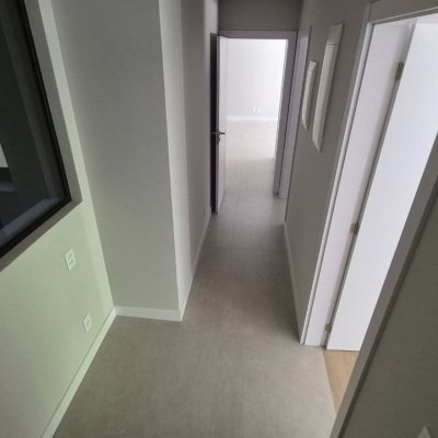 Apartamentos com 130m², 3 quartos (sendo 1 suíte), 2 garagens, no bairro Jurerê em Florianópolis