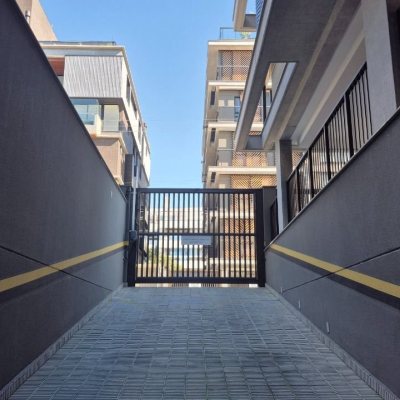 Apartamentos com 130m², 3 quartos (sendo 1 suíte), 2 garagens, no bairro Jurerê em Florianópolis