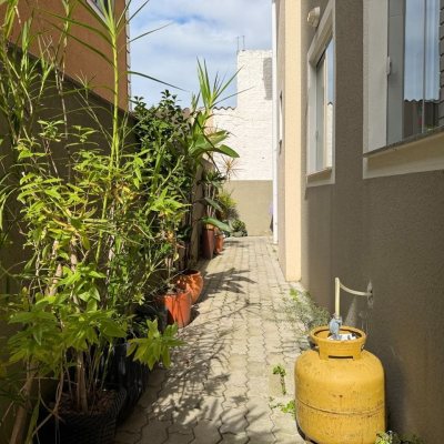 Apartamentos com 61m², 2 quartos (sendo 1 suíte), 1 garagem, no bairro Ingleses do Rio Vermelho em Florianópolis