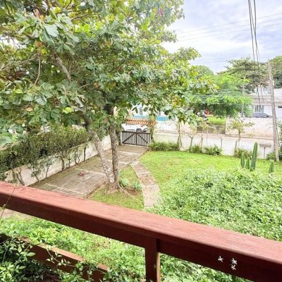 Casa Residencial com 160m², 3 quartos, 2 garagens, no bairro Ingleses do Rio Vermelho em Florianópolis