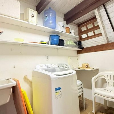 Casa Residencial com 160m², 3 quartos, 2 garagens, no bairro Ingleses do Rio Vermelho em Florianópolis