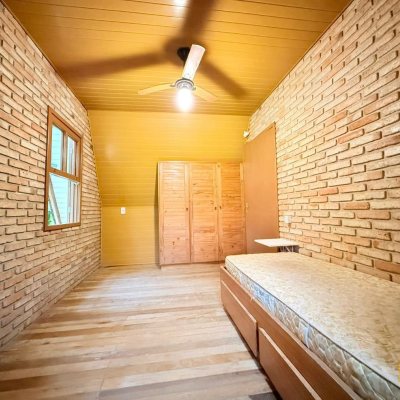 Casa Residencial com 160m², 3 quartos, 2 garagens, no bairro Ingleses do Rio Vermelho em Florianópolis