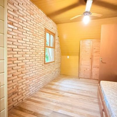 Casa Residencial com 160m², 3 quartos, 2 garagens, no bairro Ingleses do Rio Vermelho em Florianópolis