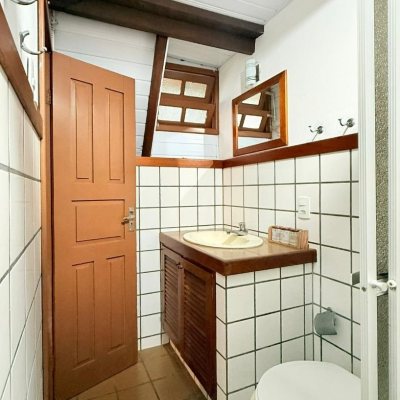 Casa Residencial com 160m², 3 quartos, 2 garagens, no bairro Ingleses do Rio Vermelho em Florianópolis