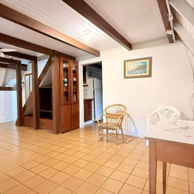 Casa Residencial com 160m², 3 quartos, 2 garagens, no bairro Ingleses do Rio Vermelho em Florianópolis
