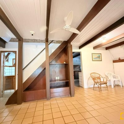 Casa Residencial com 160m², 3 quartos, 2 garagens, no bairro Ingleses do Rio Vermelho em Florianópolis