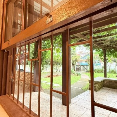 Casa Residencial com 160m², 3 quartos, 2 garagens, no bairro Ingleses do Rio Vermelho em Florianópolis