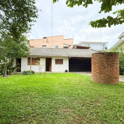 Casa Residencial com 160m², 3 quartos, 2 garagens, no bairro Ingleses do Rio Vermelho em Florianópolis