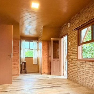 Casa Residencial com 160m², 3 quartos, 2 garagens, no bairro Ingleses do Rio Vermelho em Florianópolis