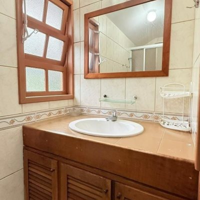Casa Residencial com 160m², 3 quartos, 2 garagens, no bairro Ingleses do Rio Vermelho em Florianópolis