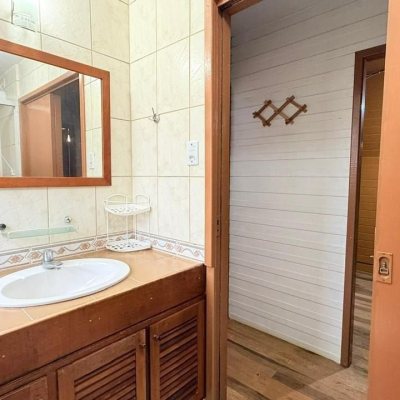 Casa Residencial com 160m², 3 quartos, 2 garagens, no bairro Ingleses do Rio Vermelho em Florianópolis
