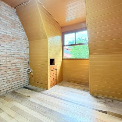 Casa Residencial com 160m², 3 quartos, 2 garagens, no bairro Ingleses do Rio Vermelho em Florianópolis