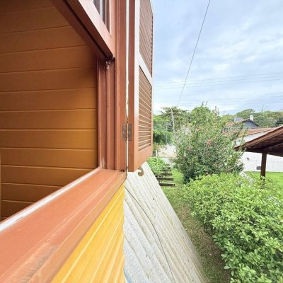 Casa Residencial com 160m², 3 quartos, 2 garagens, no bairro Ingleses do Rio Vermelho em Florianópolis