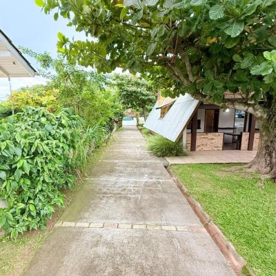 Casa Residencial com 160m², 3 quartos, 2 garagens, no bairro Ingleses do Rio Vermelho em Florianópolis