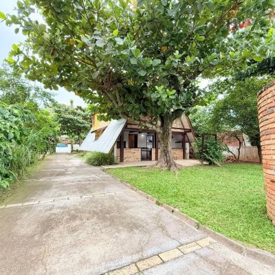 Casa Residencial com 160m², 3 quartos, 2 garagens, no bairro Ingleses do Rio Vermelho em Florianópolis