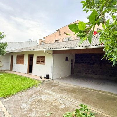 Casa Residencial com 160m², 3 quartos, 2 garagens, no bairro Ingleses do Rio Vermelho em Florianópolis