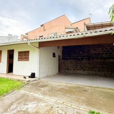 Casa Residencial com 160m², 3 quartos, 2 garagens, no bairro Ingleses do Rio Vermelho em Florianópolis