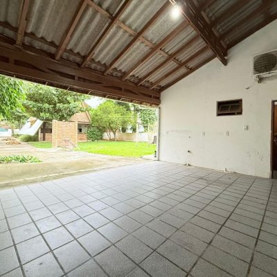 Casa Residencial com 160m², 3 quartos, 2 garagens, no bairro Ingleses do Rio Vermelho em Florianópolis