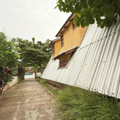 Casa Residencial com 160m², 3 quartos, 2 garagens, no bairro Ingleses do Rio Vermelho em Florianópolis