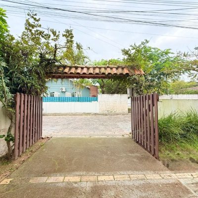 Casa Residencial com 160m², 3 quartos, 2 garagens, no bairro Ingleses do Rio Vermelho em Florianópolis