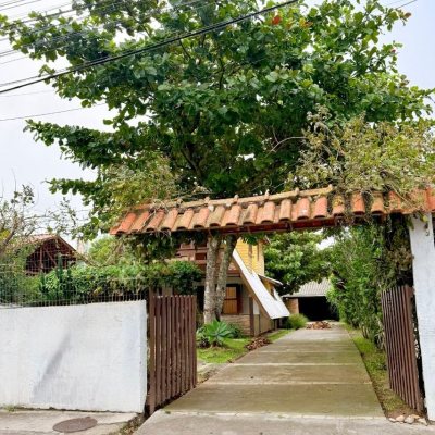 Casa Residencial com 160m², 3 quartos, 2 garagens, no bairro Ingleses do Rio Vermelho em Florianópolis