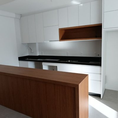 Studio Residencial com 32m², 1 quarto, 1 garagem, no bairro Centro em Florianópolis