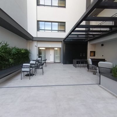 Studio Residencial com 32m², 1 quarto, 1 garagem, no bairro Centro em Florianópolis