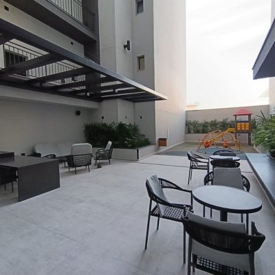 Studio Residencial com 32m², 1 quarto, 1 garagem, no bairro Centro em Florianópolis