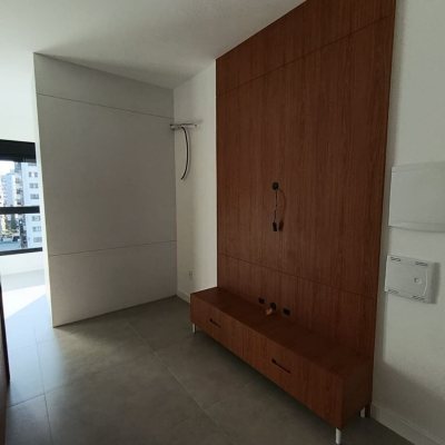 Studio Residencial com 32m², 1 quarto, 1 garagem, no bairro Centro em Florianópolis