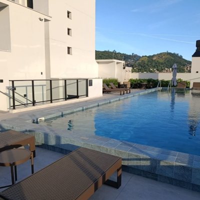 Studio Residencial com 32m², 1 quarto, 1 garagem, no bairro Centro em Florianópolis