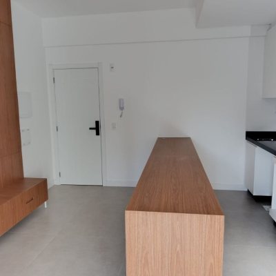 Studio Residencial com 32m², 1 quarto, 1 garagem, no bairro Centro em Florianópolis