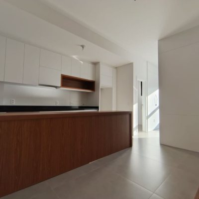 Studio Residencial com 32m², 1 quarto, 1 garagem, no bairro Centro em Florianópolis