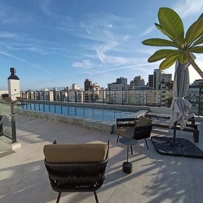 Studio Residencial com 32m², 1 quarto, 1 garagem, no bairro Centro em Florianópolis
