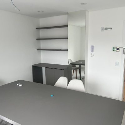 Apartamentos com 43m², 1 quarto (sendo 1 suíte), 1 garagem, no bairro Trindade em Floranópolis