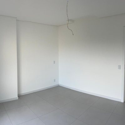 Apartamentos com 43m², 1 quarto (sendo 1 suíte), 1 garagem, no bairro Trindade em Floranópolis