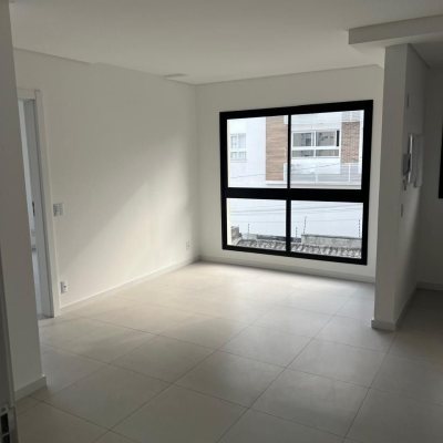 Apartamentos com 43m², 1 quarto (sendo 1 suíte), 1 garagem, no bairro Trindade em Floranópolis