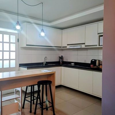 Apartamentos com 120m², 3 quartos (sendo 1 suíte), 2 garagens, no bairro Ingleses do Rio Vermelho em Florianópolis
