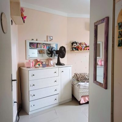 Apartamentos com 120m², 3 quartos (sendo 1 suíte), 2 garagens, no bairro Ingleses do Rio Vermelho em Florianópolis