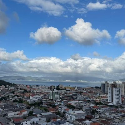 Apartamentos com 56m², 2 quartos, 1 garagem, no bairro Areias em São José