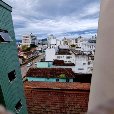 Apartamentos com 74m², 2 quartos, 1 garagem, no bairro Balneário em Florianópolis