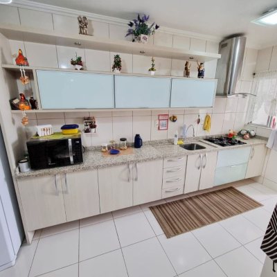 Apartamentos com 74m², 2 quartos, 1 garagem, no bairro Balneário em Florianópolis