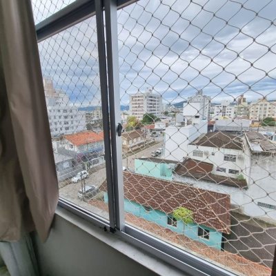 Apartamentos com 74m², 2 quartos, 1 garagem, no bairro Balneário em Florianópolis
