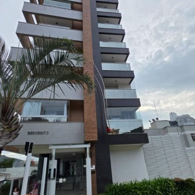 Apartamentos com 79m², 2 quartos (sendo 1 suíte), 2 garagens, no bairro Itacorubi em Florianópolis