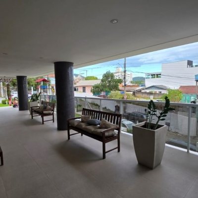 Apartamentos com 79m², 2 quartos (sendo 1 suíte), 2 garagens, no bairro Itacorubi em Florianópolis